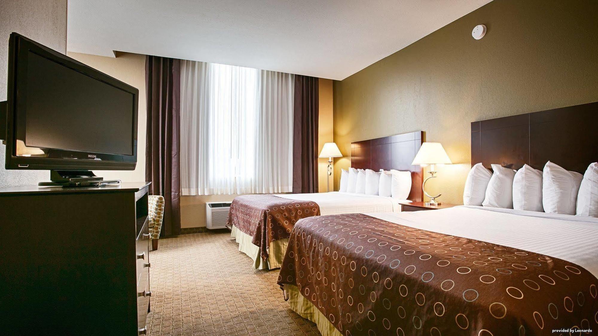 Best Western Airport Inn & Suites Cleveland Брук-Парк Экстерьер фото