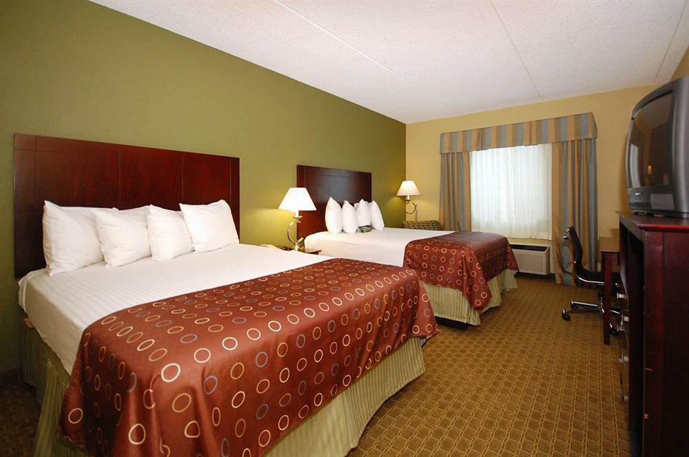 Best Western Airport Inn & Suites Cleveland Брук-Парк Экстерьер фото