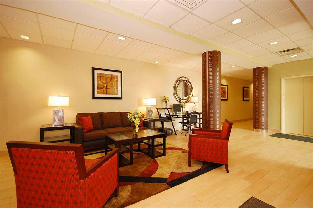 Best Western Airport Inn & Suites Cleveland Брук-Парк Интерьер фото